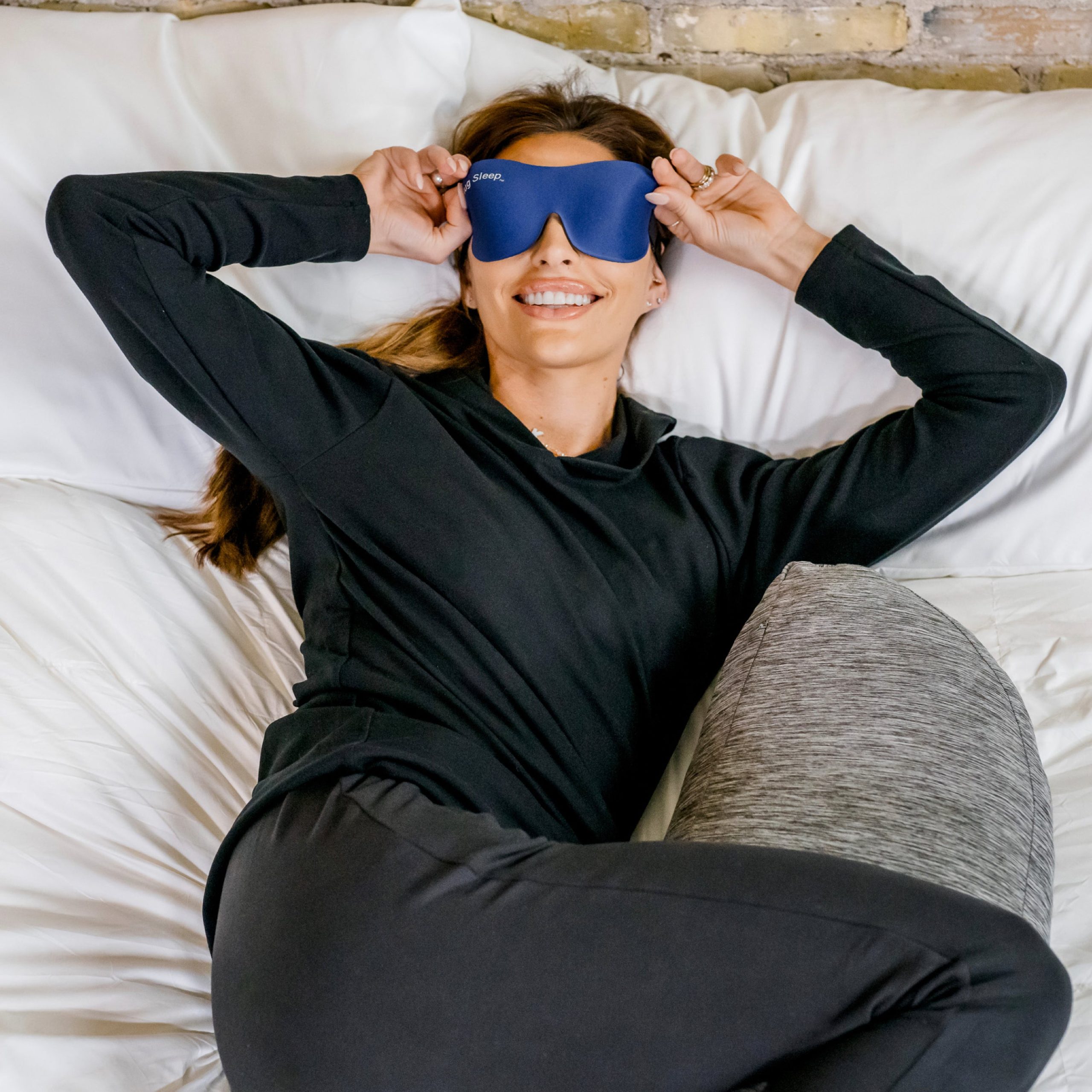 Hug Sleep Mask - Image 8
